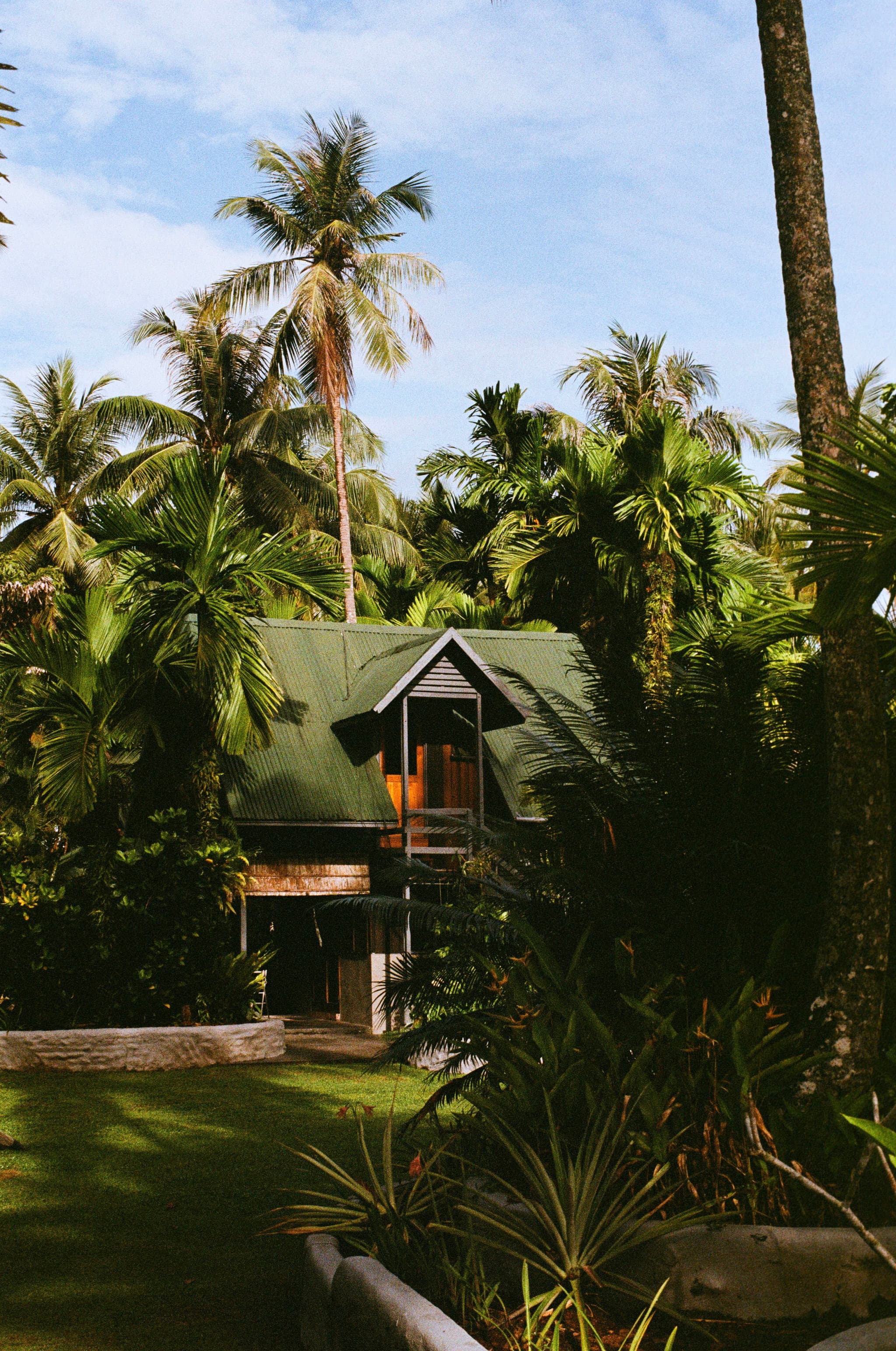 The main house - Moon Beach Surf Resort