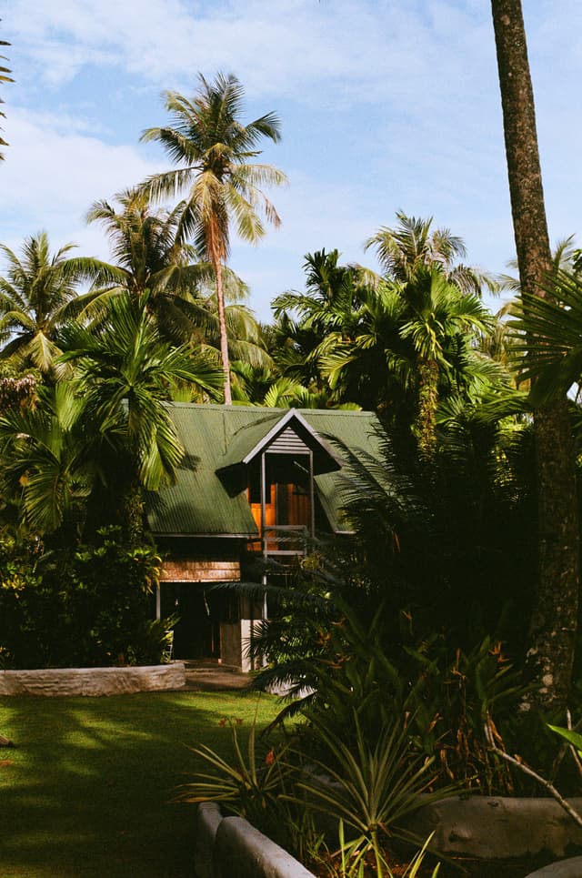 The main house - Moon Beach Surf Resort